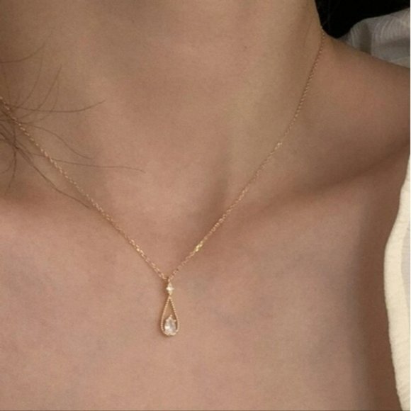 Nikkiwallflower Jewelry - *Laura* Teardrop Pendant Necklace